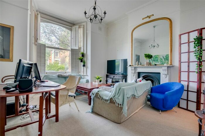 2 Bedroom Flat To Rent In Hammersmith Grove, London, W6