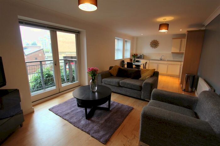 2 Bedroom Flat To Rent In Turlow Court, Leeds, LS9