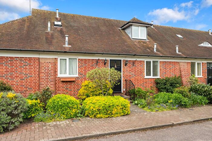 2 Bedroom Mews For Sale In Rectory Road, Welwyn Garden City, AL8