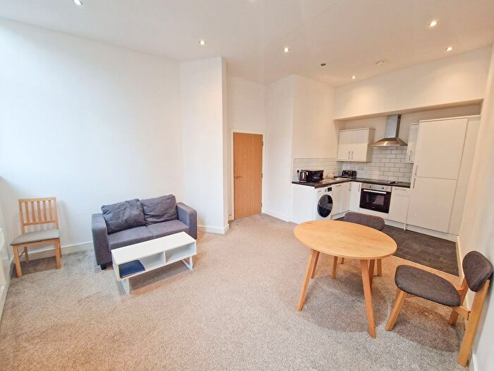 1 Bedroom Flat To Rent In Law Russell House, Vicar Lane, Bradford, West Yorkshire, BD1
