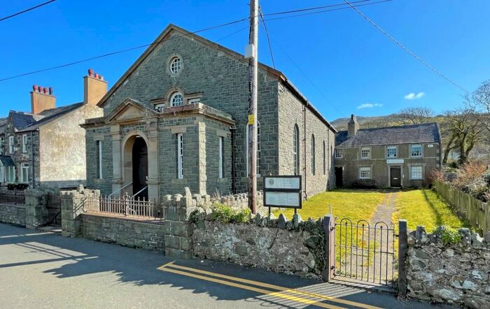 Detached House For Sale In Clynnogfawr, Caernarfon, Gwynedd, LL54