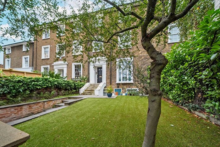 2 Bedroom Flat For Sale In Larkhall Rise, London, SW4