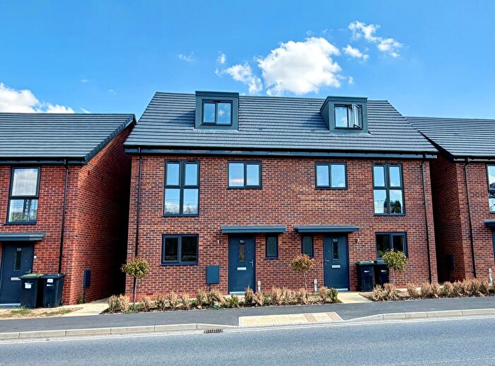 4 Bedroom House To Rent In Roundhouse Way, Wellingborough, NN8