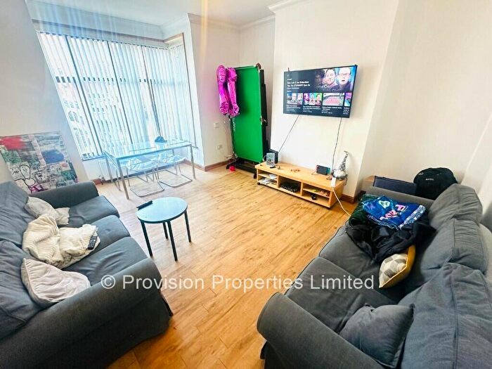 6 Bedroom Terraced House To Rent In Ebberston Terrace, Hyde Park, Leeds, LS6