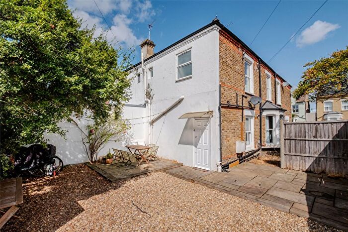 2 Bedroom Flat To Rent In Angles Road, Streatham, Lambeth, London, SW16