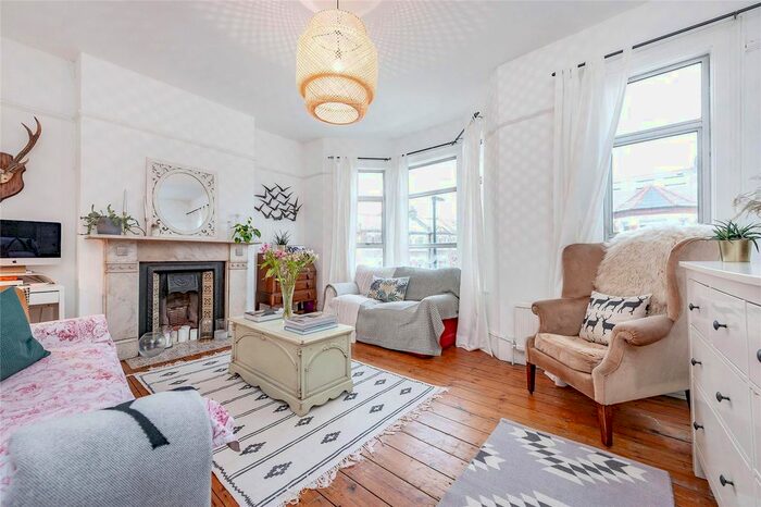 2 Bedroom Flat To Rent In Hubert Grove, London, SW9