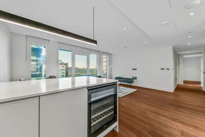 2 Bedroom Flat To Rent In Fountain Park Way, London, W12