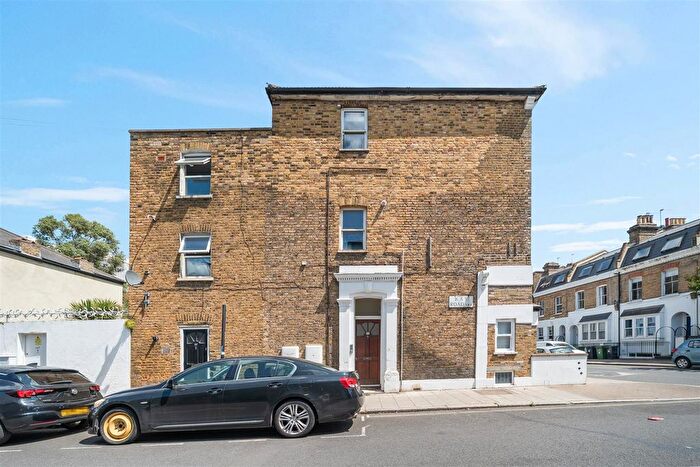 1 Bedroom Flat To Rent In Landor Road, London, SW9