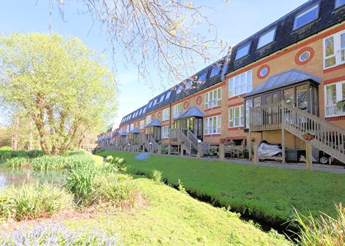 2 Bedroom Apartment For Sale In Riverside Walk, The Alders, West Wickham, BR4