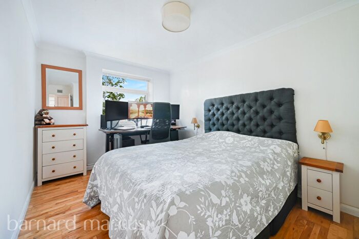 2 Bedroom Flat To Rent In Glena Mount, Sutton, SM1