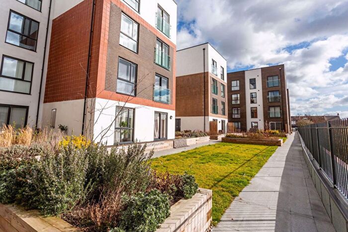 2 Bedroom Flat For Sale In Sutton Road, Southend-On-Sea, SS2