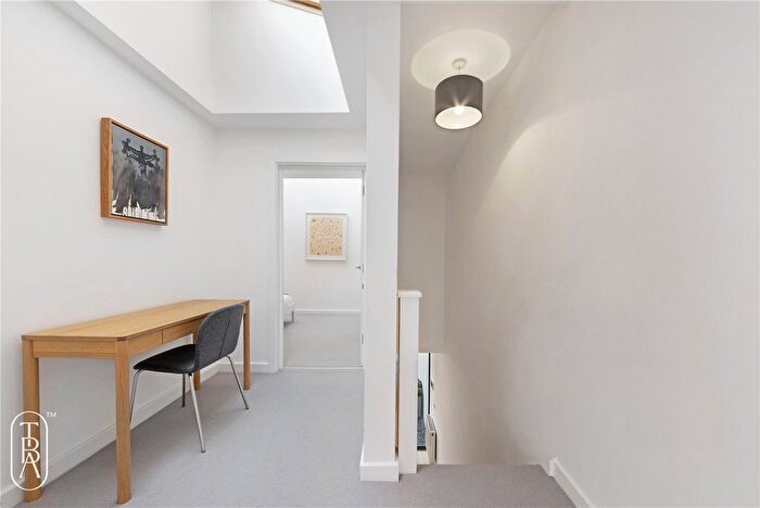 2 Bedroom Detached House For Sale In Boundary Street, London, E2