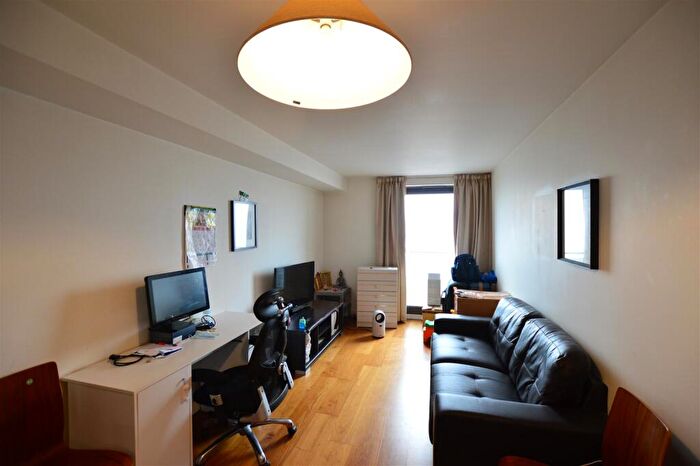 1 Bedroom Flat To Rent In Mosaic High Street Slough Berkshire, SL1
