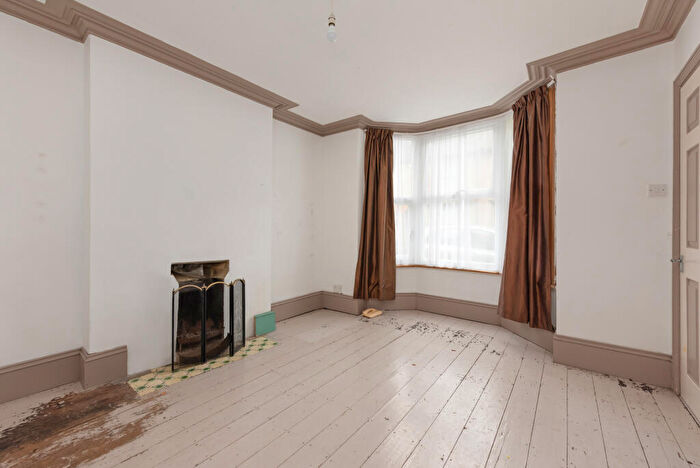 3 Bedroom Semi-Detached House For Sale In Kent Street, Whitstable, Kent, CT5