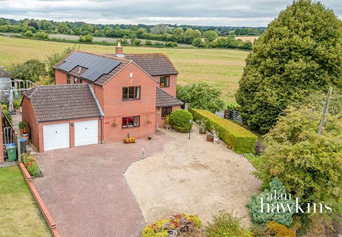 4 Bedroom Detached House For Sale In Broad Town, Swindon, SN4