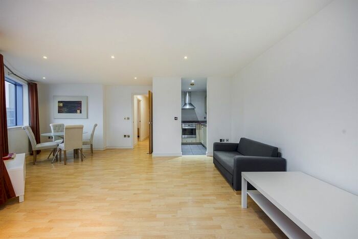 2 Bedroom Flat To Rent In Western Gateway, London, E16