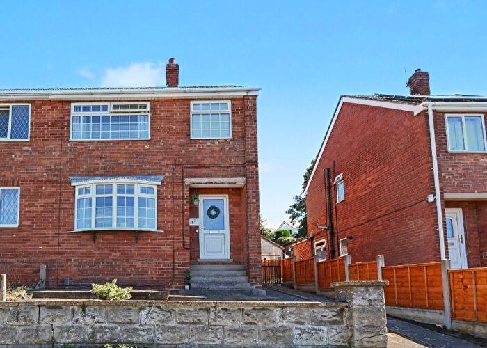 3 Bedroom Semi-Detached House For Sale In Low Leys Road, Scunthorpe, DN17