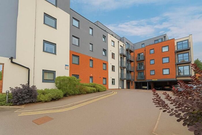 1 Bedroom Flat To Rent In Walnut Tree Close, Guildford, GU1