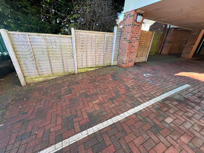1 Bedroom Flat To Rent In Station Road, Desborough, NN14