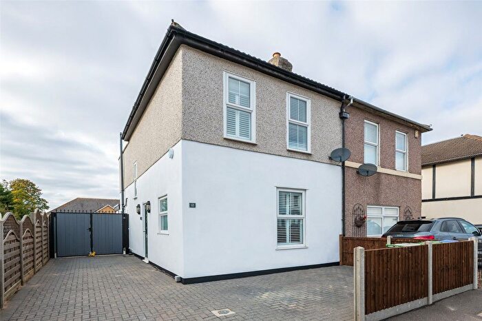 3 Bedroom Semi-detached House For Sale In Church Road, Bexleyheath, Kent, DA7