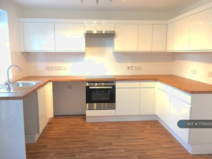 4 Bedroom Semi-Detached House To Rent In Old Mill Way, Weston-Super-Mare, BS24