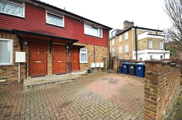 2 Bedroom Flat To Rent In Acacia Road, London, W3