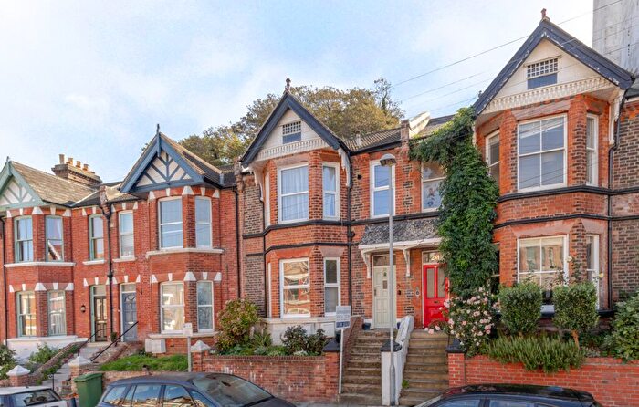 2 Bedroom Flat For Sale In Milward Road, Hastings, TN34