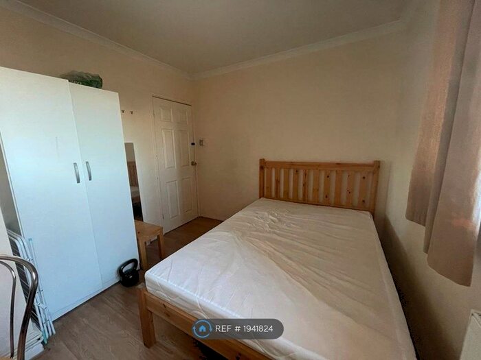 1 Bedroom Flat To Rent In William Evans House, London, SE8