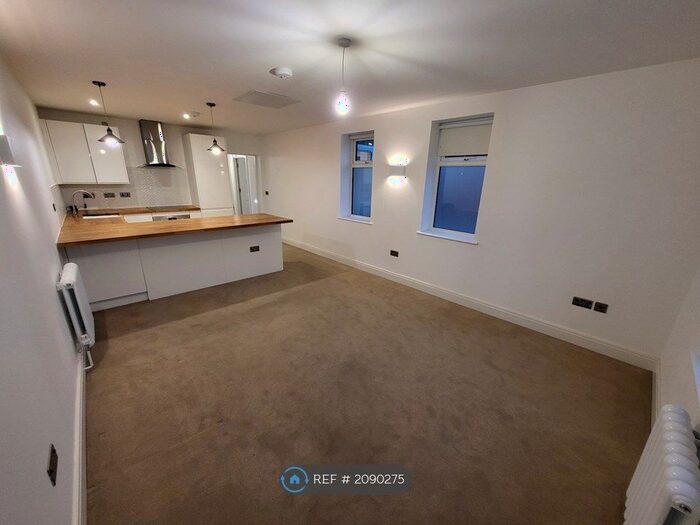 3 Bedroom Maisonette To Rent In Grafton Road, New Malden, KT3