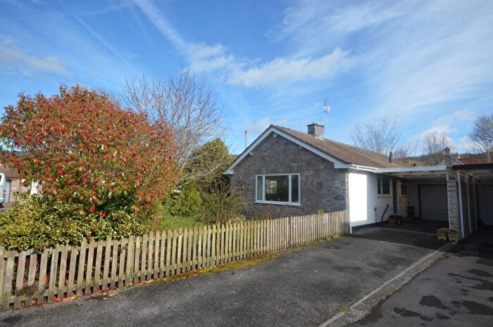 3 Bedroom Bungalow For Sale In Barrows Park, Cheddar, BS27