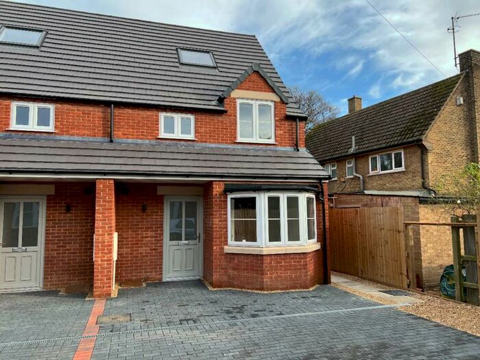 3 Bedroom Semi-Detached House To Rent In Hereward Road, Wisbech, PE13