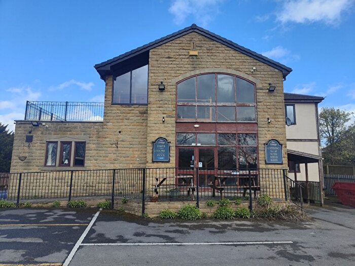 2 Bedroom Flat To Rent In Briestfield Road, Grange Moor, Wakefield, West Yorkshire, WF4