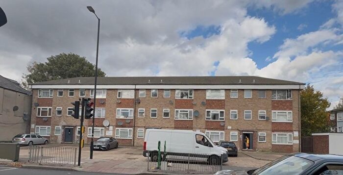 1 Bedroom Flat To Rent In Lansdowne Road, London, N17