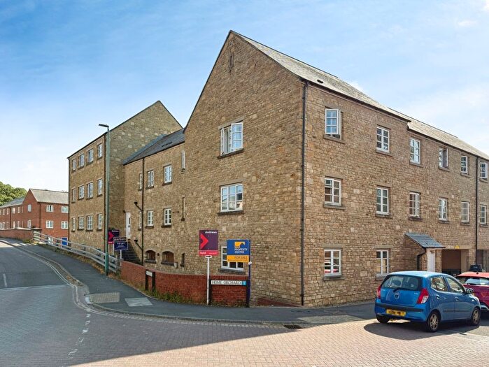 1 Bedroom Flat For Sale In Home Orchard, Ebley, Stroud, GL5