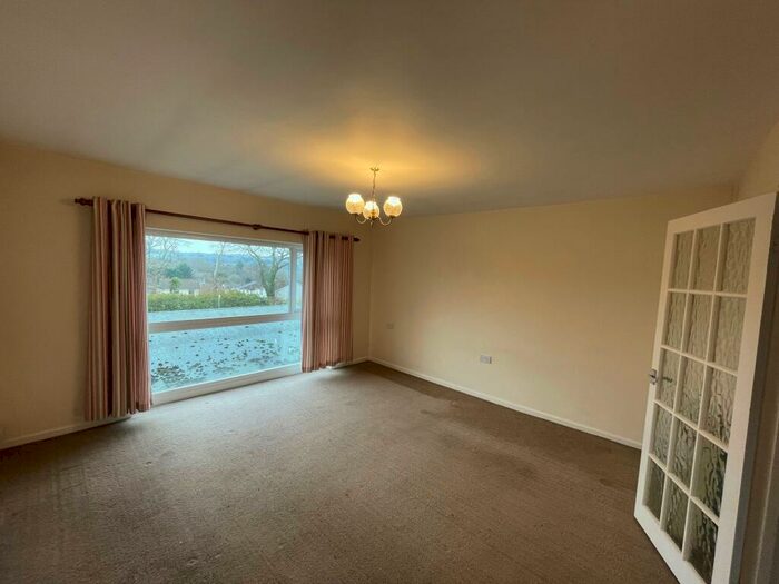 2 Bedroom Flat To Rent In Carlyon Bay, PL25