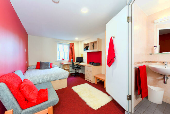 1 Bedroom Flat To Rent In Midland Way, Nottingham, NG7