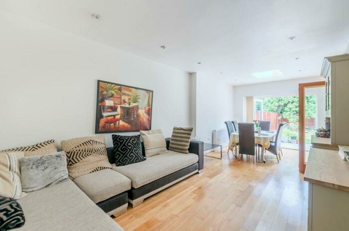5 Bedroom House To Rent In Kidbrooke Park Road, Kidbrooke, London, SE3