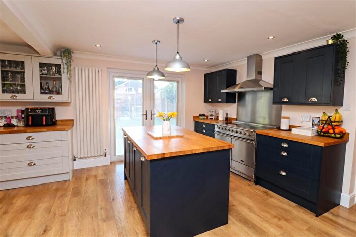 4 Bedroom Detached House For Sale In Tavistock Road, Fleet, GU51