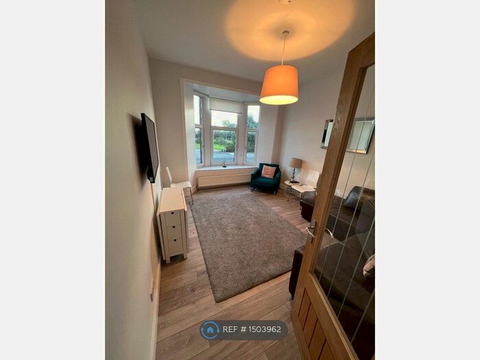 2 Bedroom Flat To Rent In Peninver Drive, Glasgow, G51