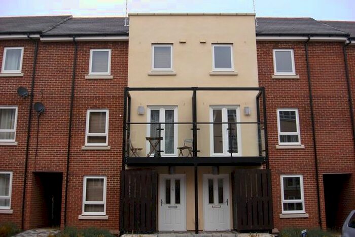 4 Bedroom Town House To Rent In High Wycombe, HP13
