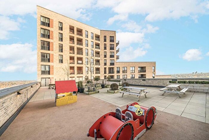 2 Bedroom Flat To Rent In Healum Avenue, Southall, UB2