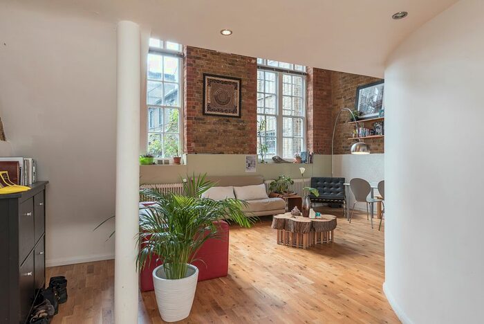 2 Bedroom Flat To Rent In Fleetwood Apartments, Northwold Road, London, N16