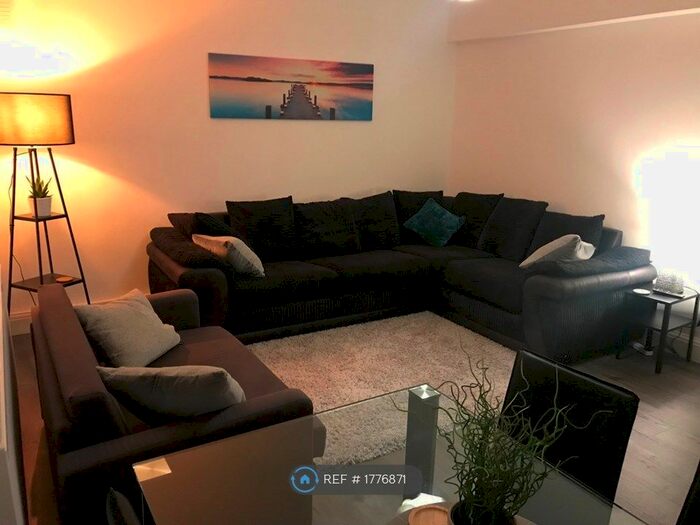 2 Bedroom Flat To Rent In Croydon Road, London, SE20