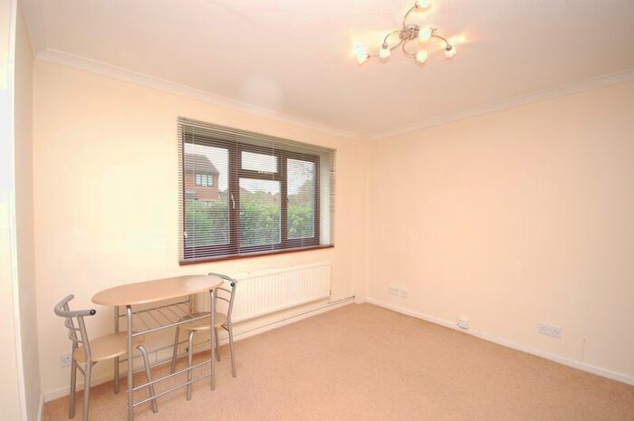 1 Bedroom Semi-Detached House To Rent In Ladywalk, Maple Cross, WD3