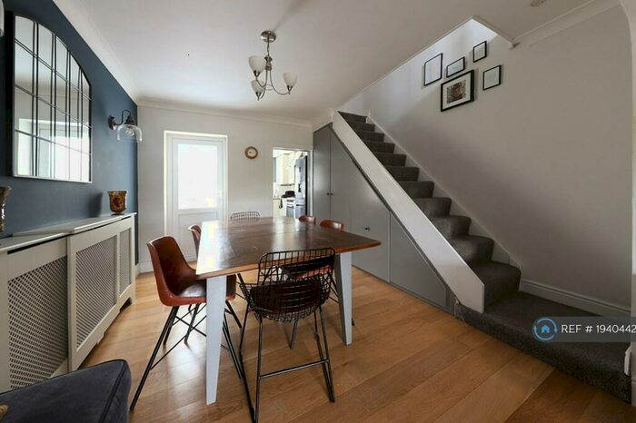 2 Bedroom End Of Terrace House To Rent In Lower Road, Orpington, BR5