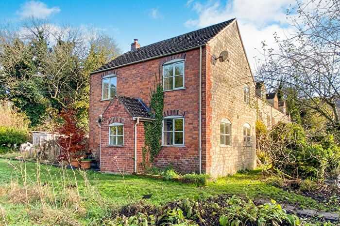 3 Bedroom End Of Terrace House For Sale In The Vatch, Stroud, GL6