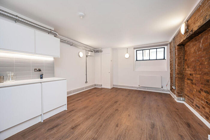 1 Bedroom Flat To Rent In Tyssen Street, Dalston, London, E8