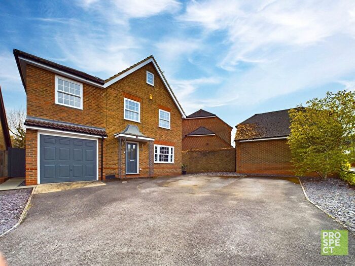 6 Bedroom Detached House For Sale In Carnation Drive, Winkfield Row, Bracknell, Berkshire, RG42