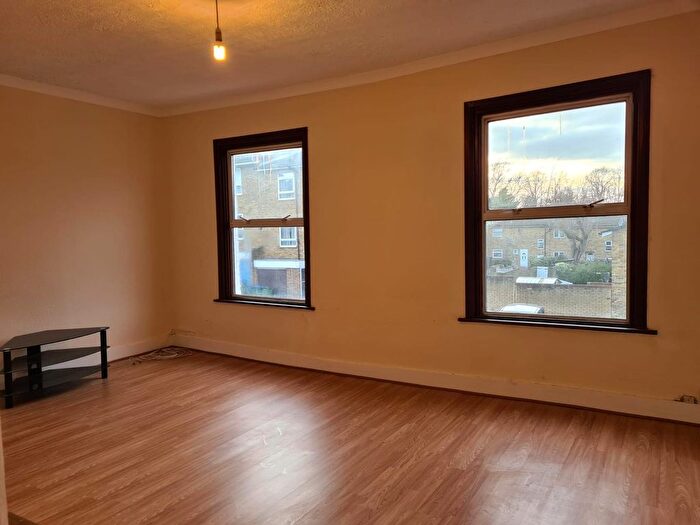 2 Bedroom Flat For Sale In First Floor Flat, Llanover Road, London, SE18