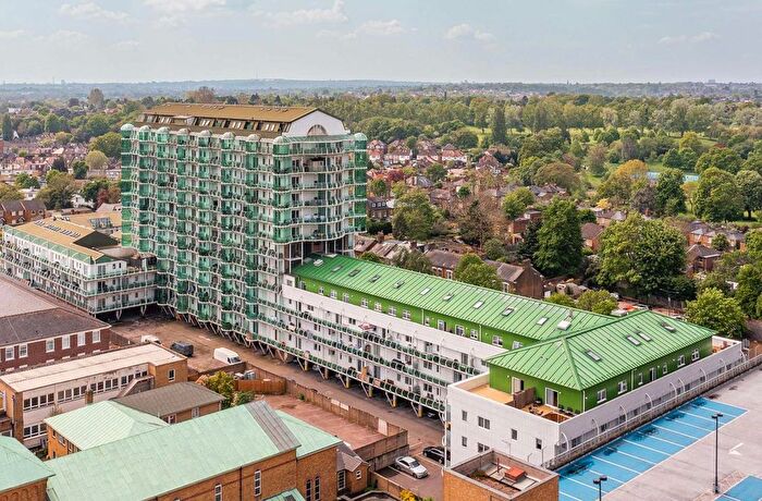 3 Bedroom Flat To Rent In Tower Point, EN2